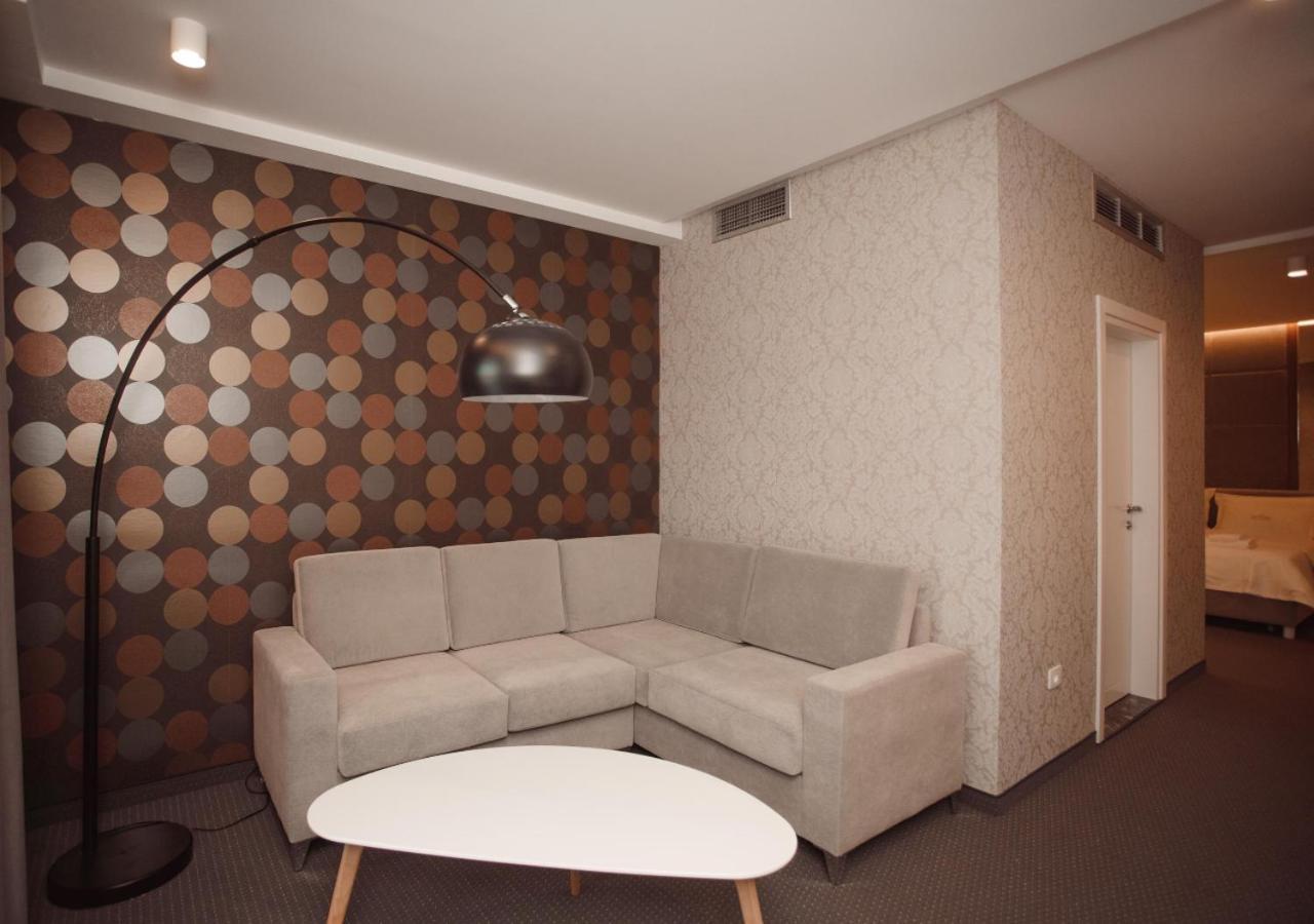 Hotel Chicago Shkodër エクステリア 写真