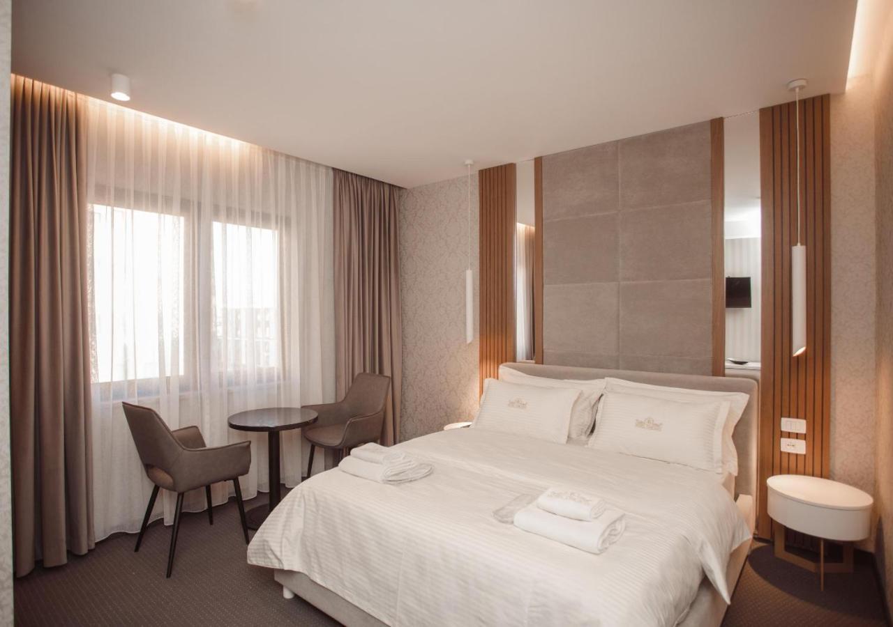 Hotel Chicago Shkodër エクステリア 写真
