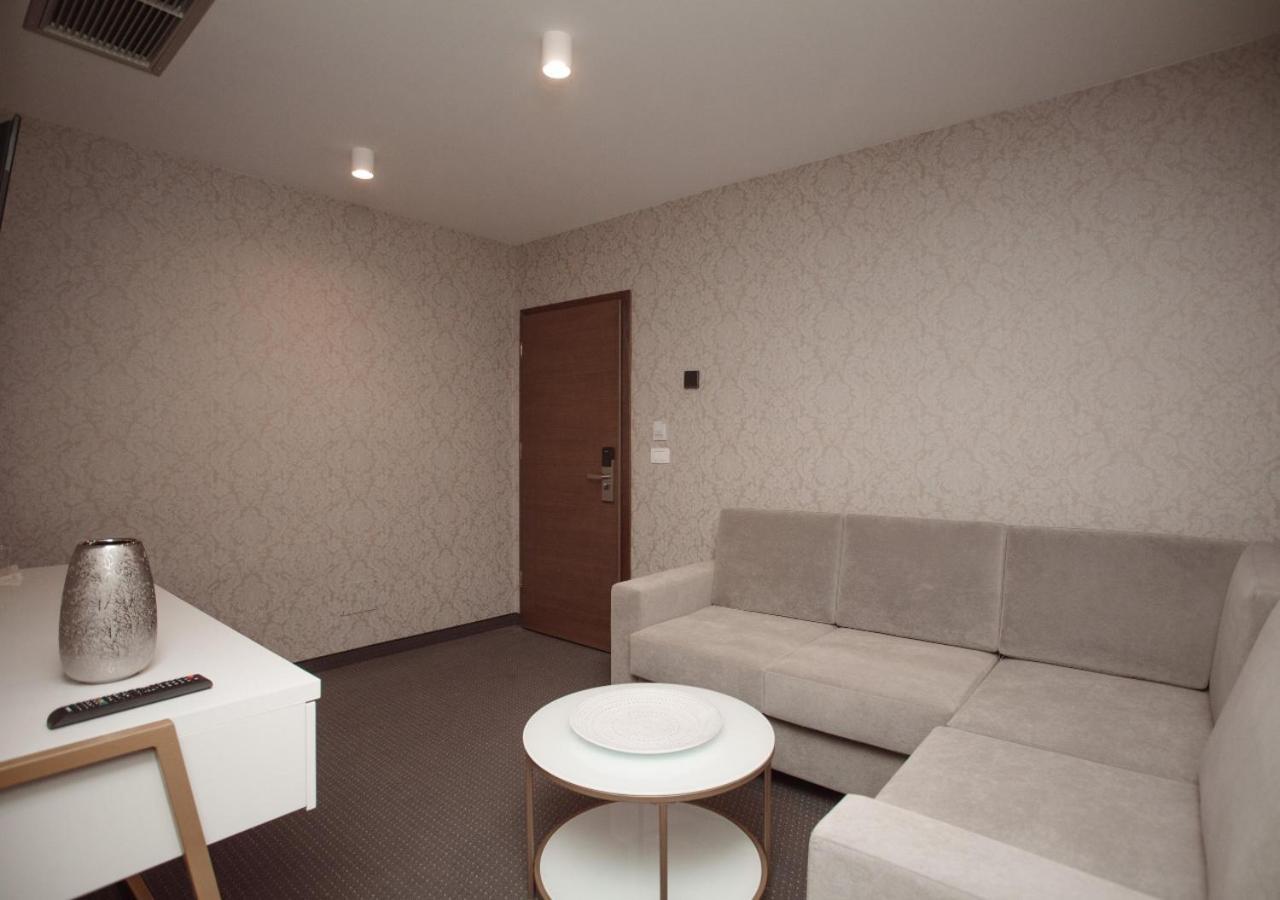 Hotel Chicago Shkodër エクステリア 写真