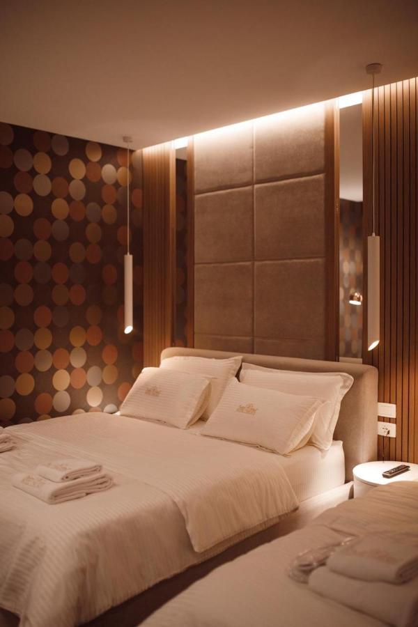 Hotel Chicago Shkodër エクステリア 写真