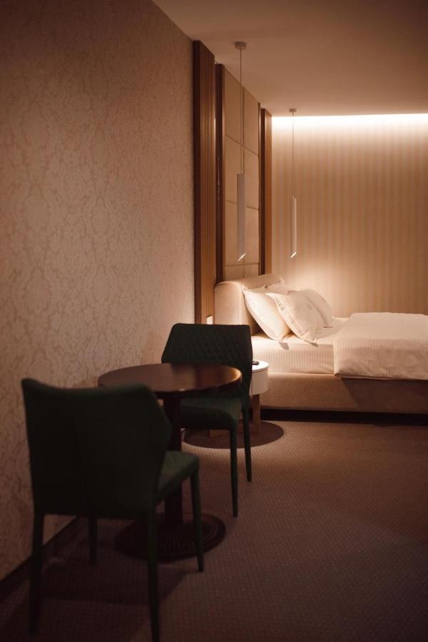 Hotel Chicago Shkodër エクステリア 写真