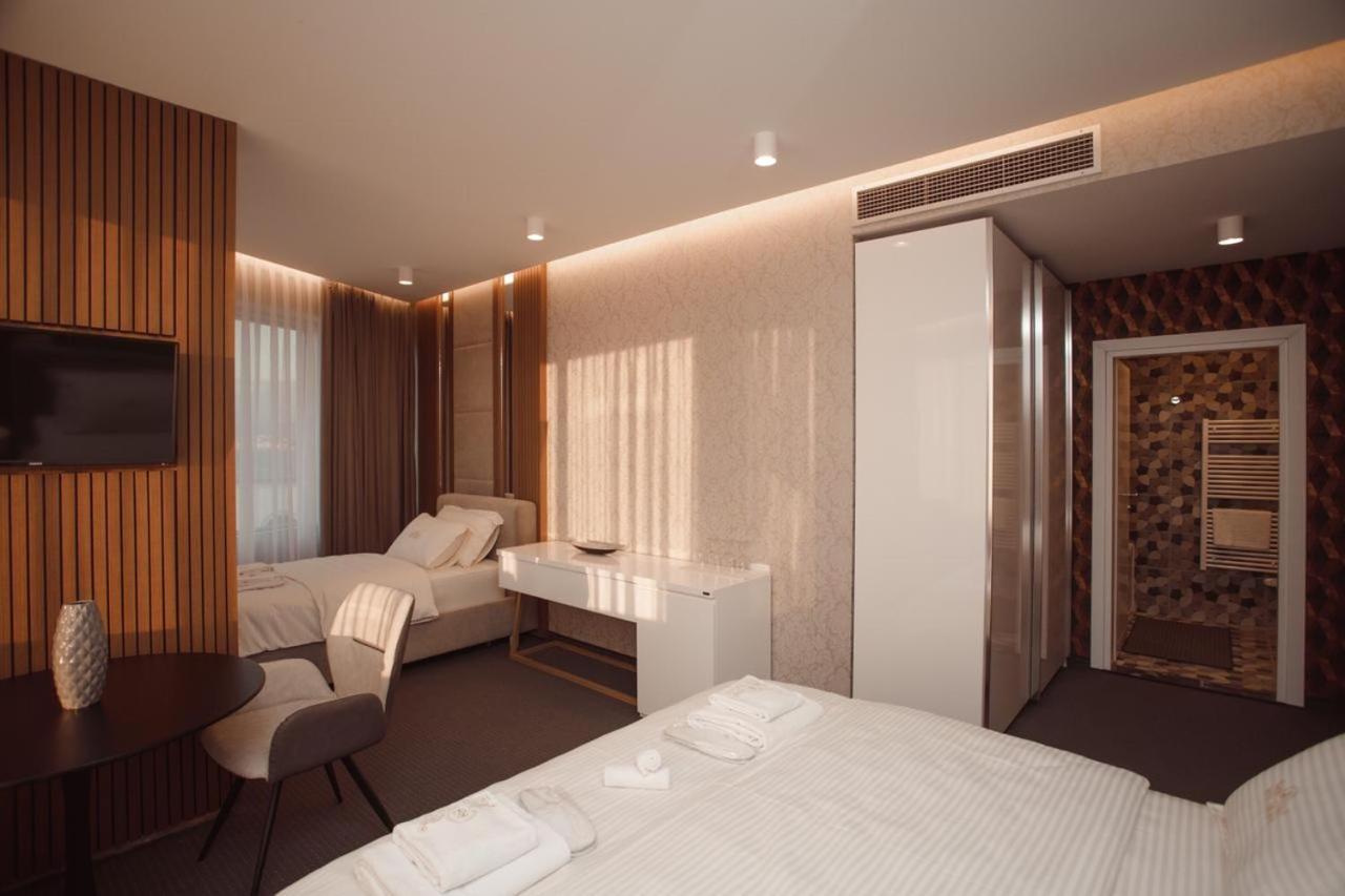 Hotel Chicago Shkodër エクステリア 写真