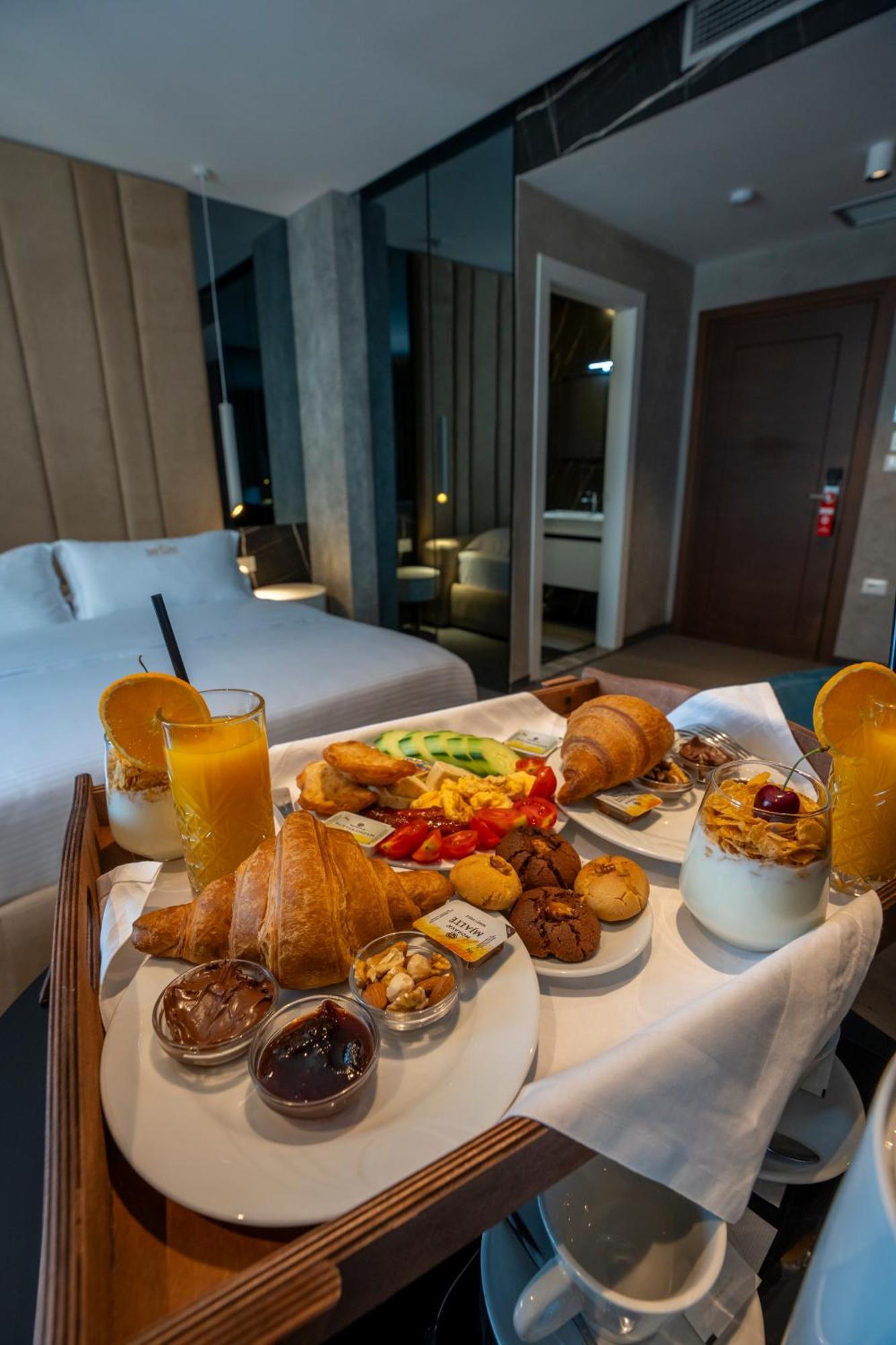 Hotel Chicago Shkodër エクステリア 写真