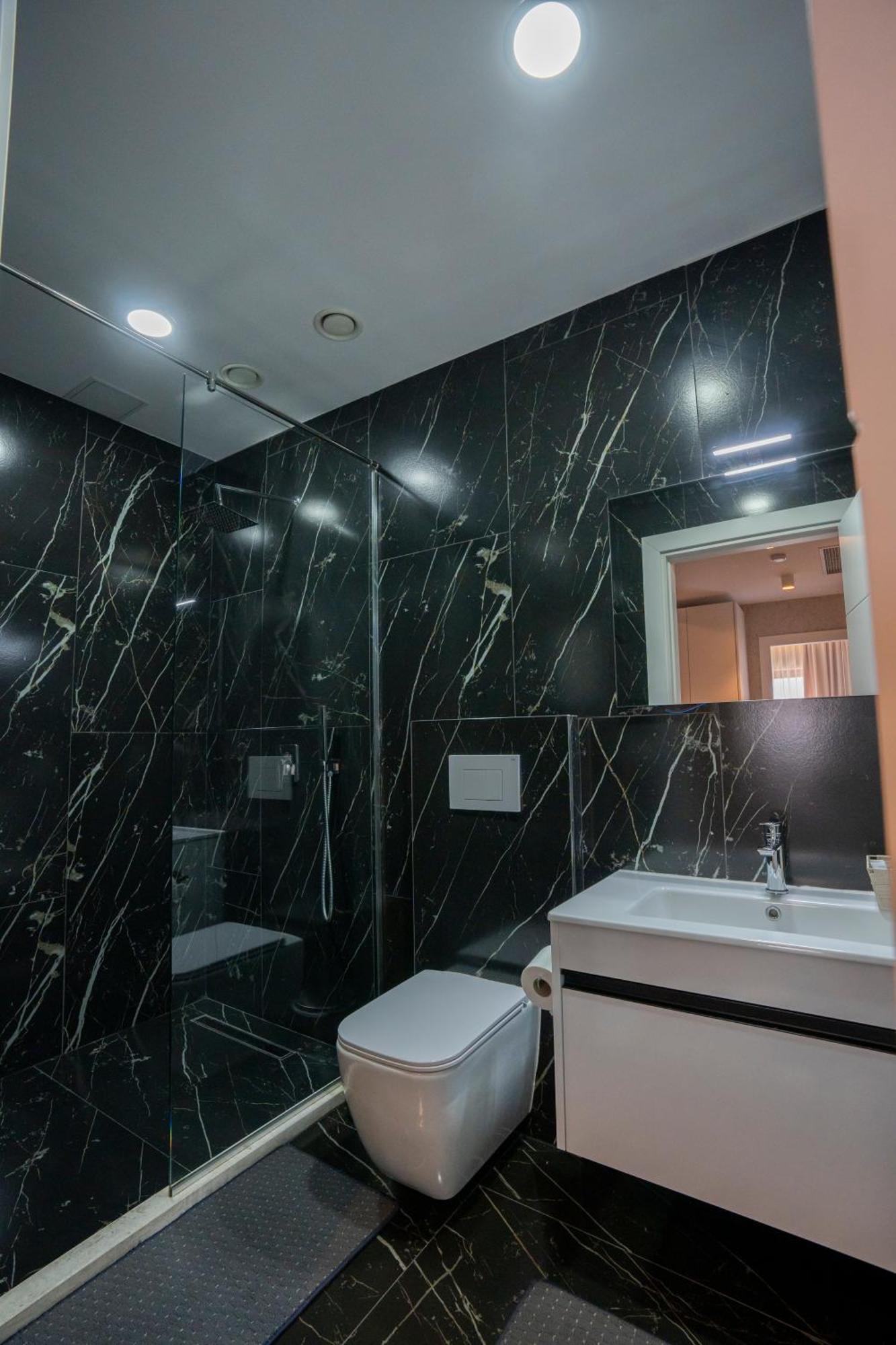 Hotel Chicago Shkodër エクステリア 写真