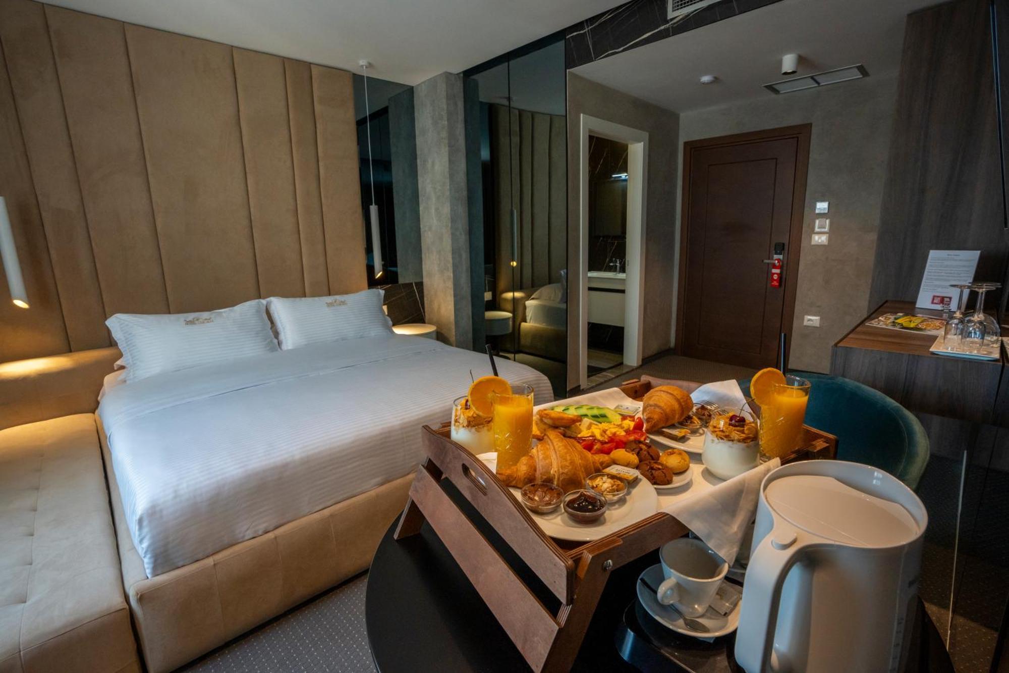 Hotel Chicago Shkodër エクステリア 写真