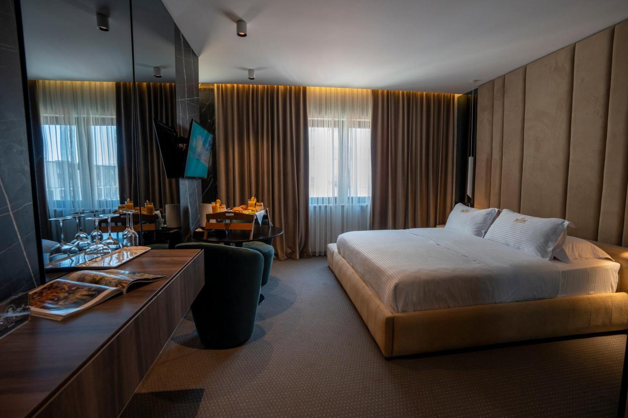 Hotel Chicago Shkodër エクステリア 写真