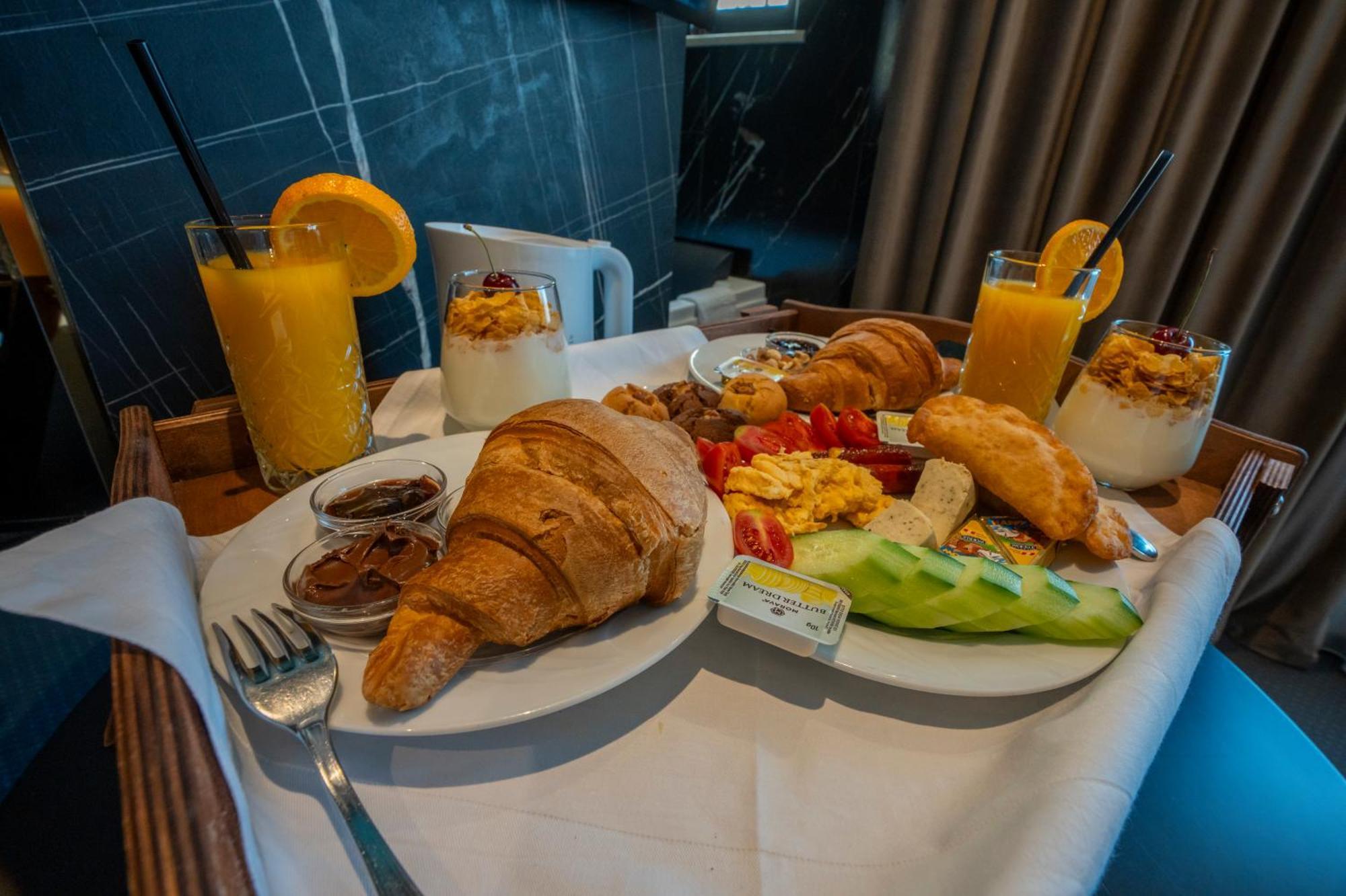 Hotel Chicago Shkodër エクステリア 写真